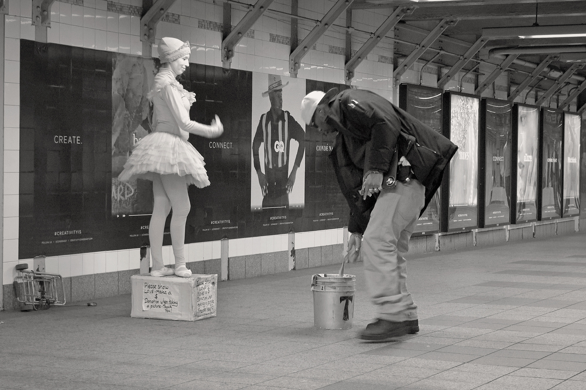 Christoph Radke, New York City,  Grand Central Station, life statue, 2016